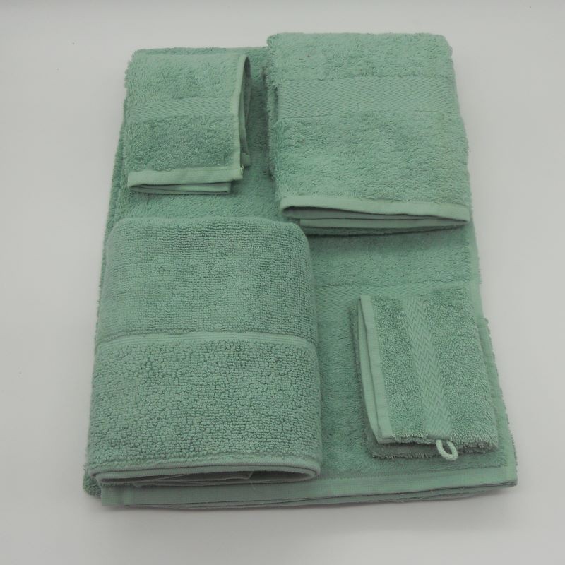 code 050260-WZ -  3 Pc A Bath towel set with bathmit and matching bathmat