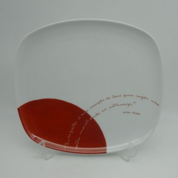 code 800385-TI-F3 - Square cake plate with text from Victor Hugo - brick