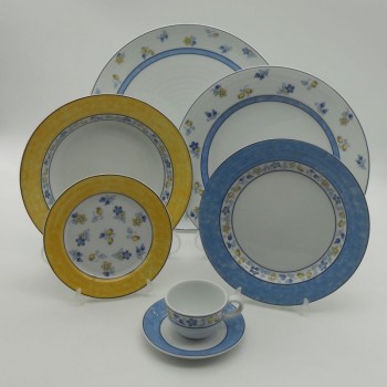 code 615151/52/53/54/58/78-2P - Dinner set with charger plate for 2P - Flor amarela/"Yellow Flower"